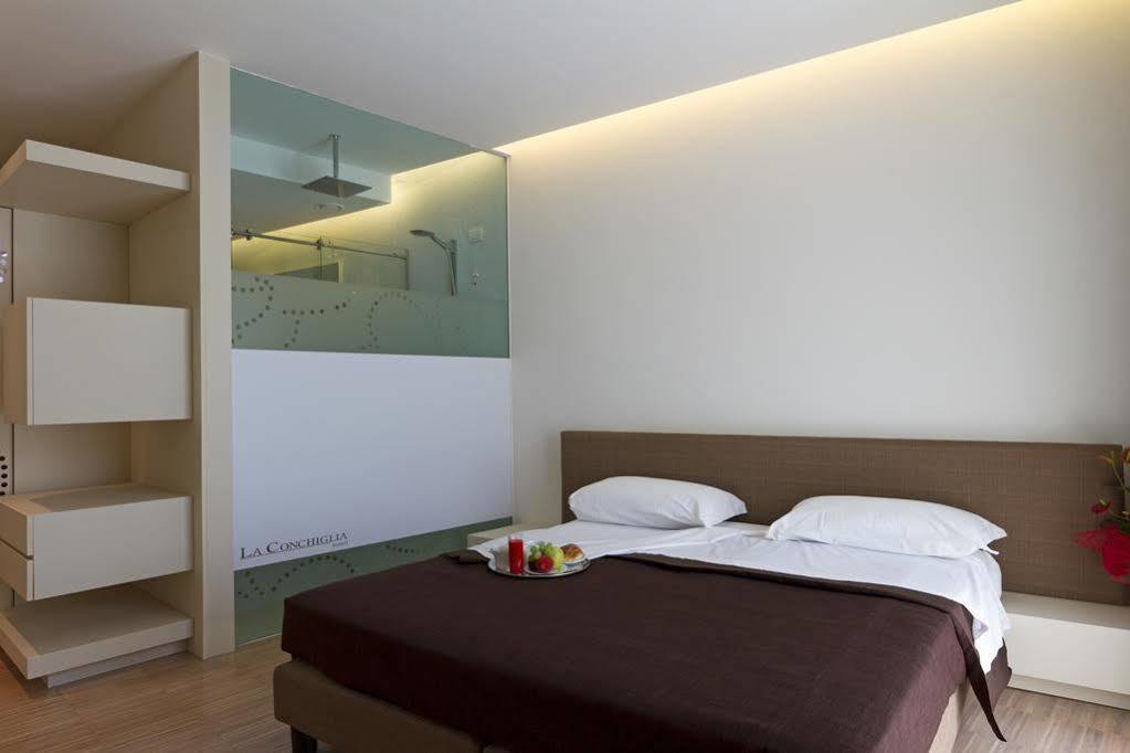 Hotel La Conchiglia Fregenae Rum bild
